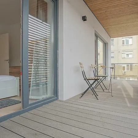 Апартаменти Cn2i Luxury Accommodation/arte *