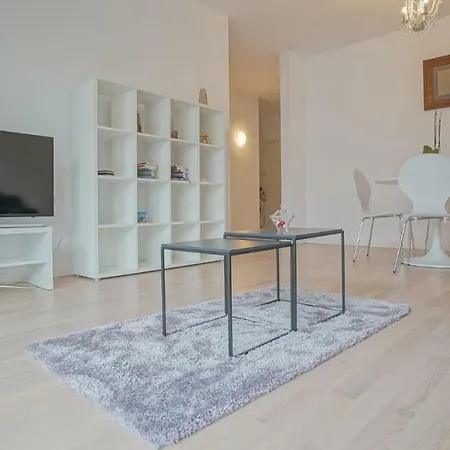 Апартаменти Cn2i Luxury Accommodation/arte Брашов